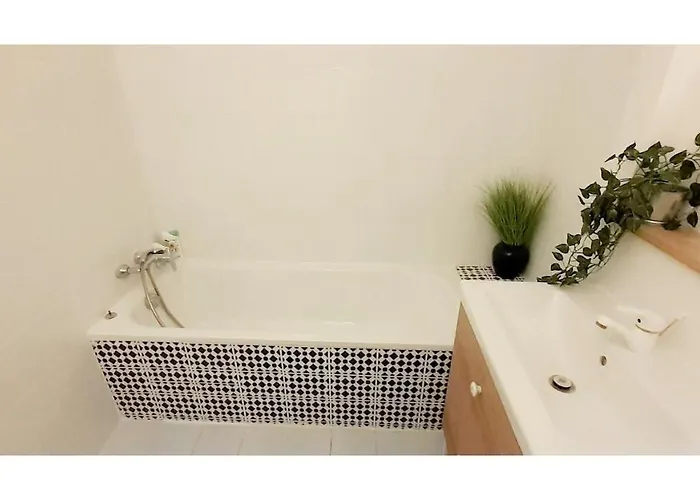 Maison Terrasse Barbecue A 1 Tram De Montpellier Et 20 Min Des Plages بيت للعطل
